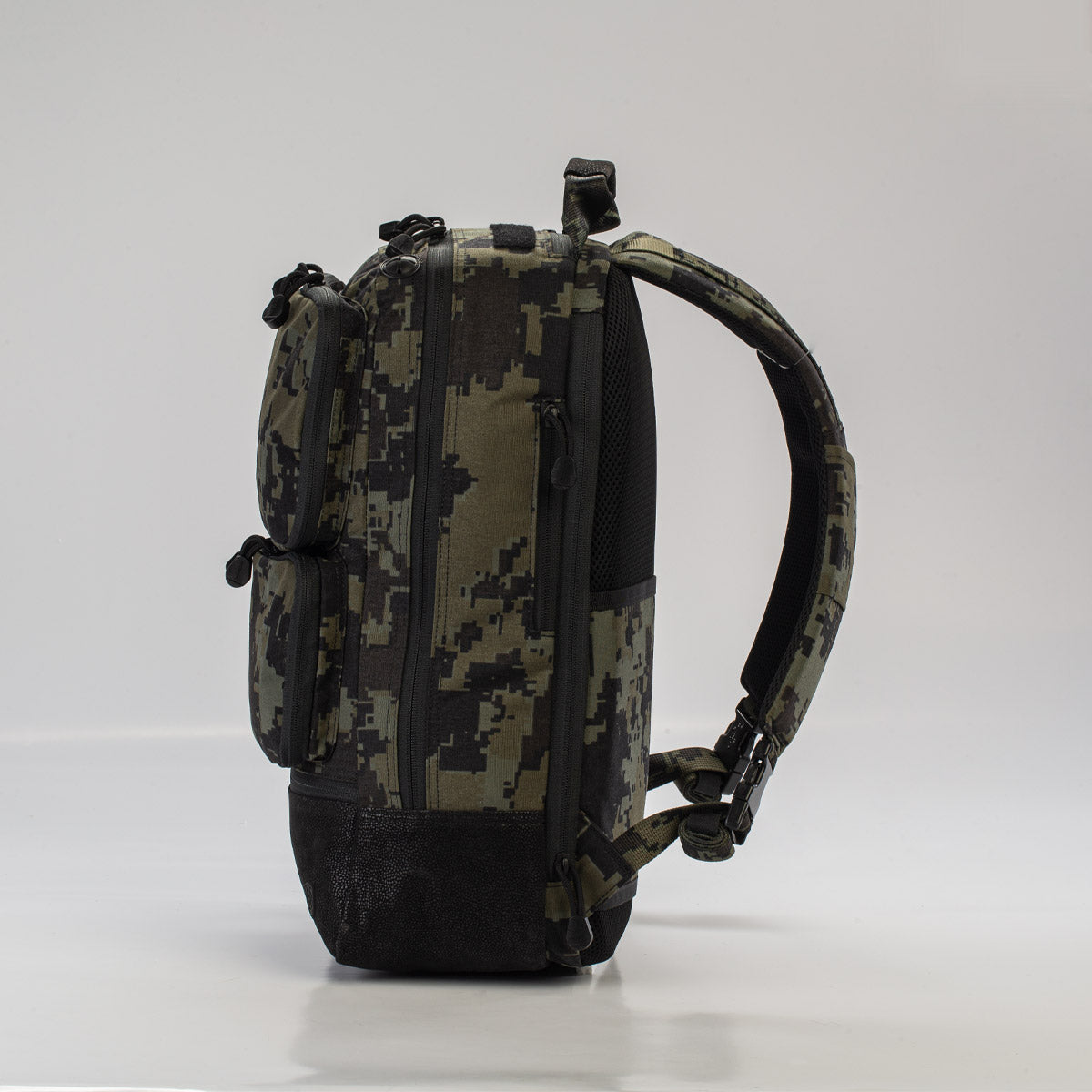 TRAVEL BAG