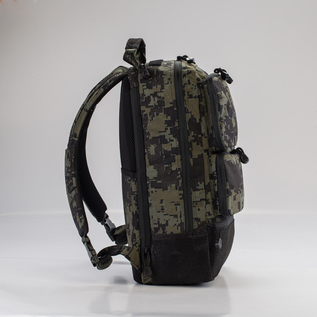 TRAVEL BAG