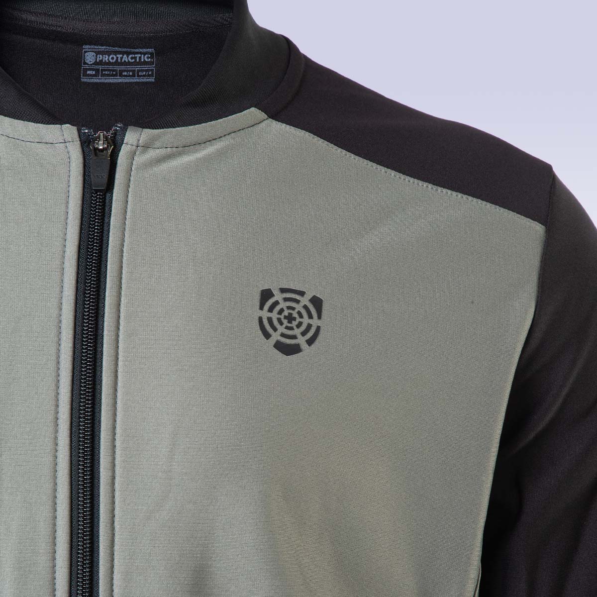 PERFORMANCE JACKET