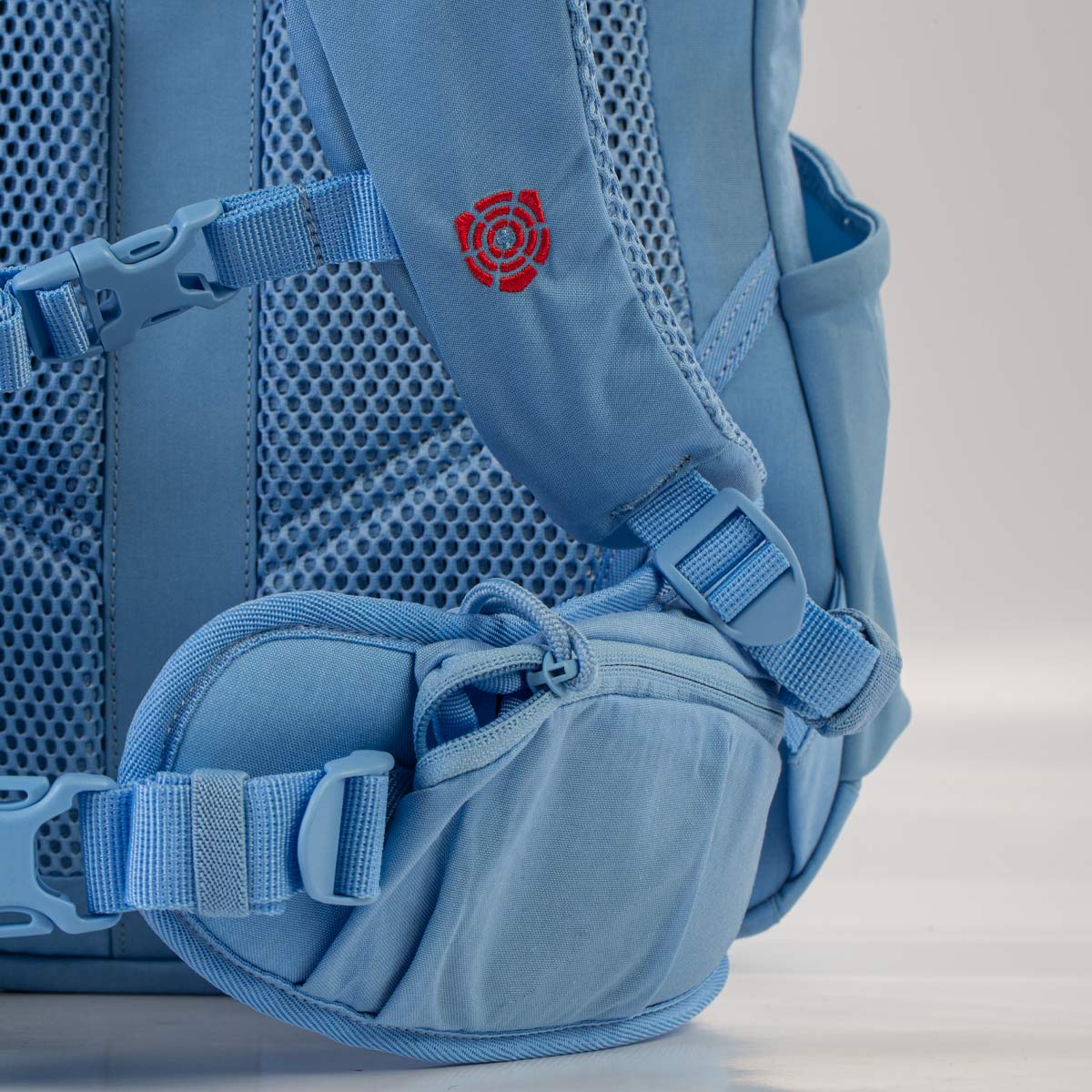 MEDIUM TREK PACK