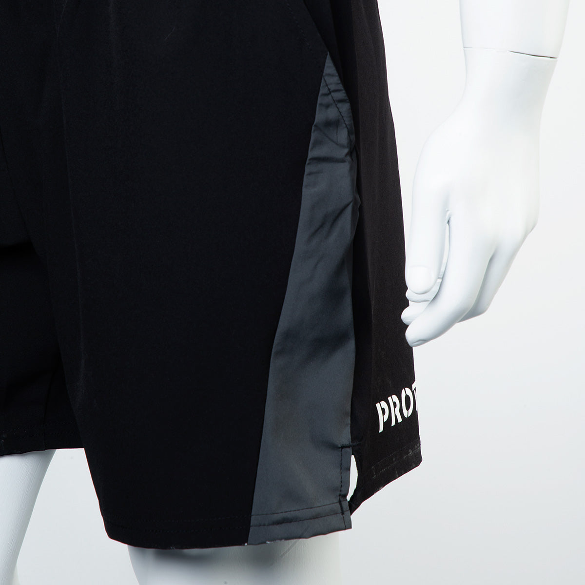 SHORT NEGRO CON DWR Y UPF 50+